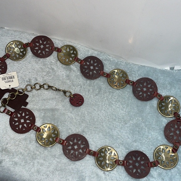 NWT Fossil Leather Medallion Belt - Picture 5 of 8